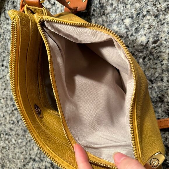 Valentina Mustard Crossbody bag - Picture 5 of 7